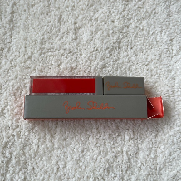 MAC Cosmetics Brooke Shields LE Knockout lipglass - Picture 1 of 2